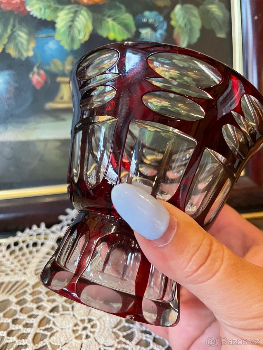 Vázička rubínové sklo - 2