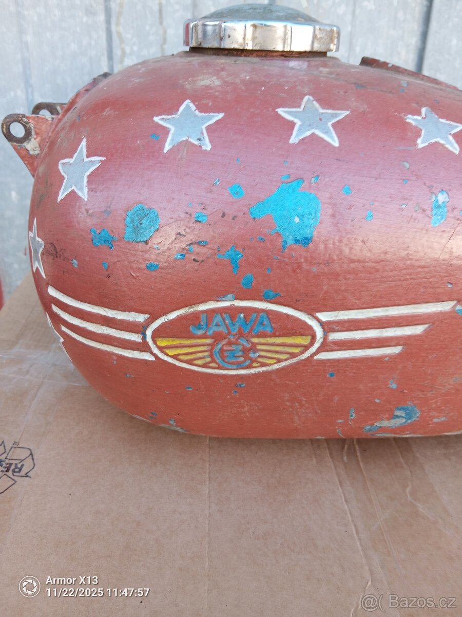 Jawa - ČZ kývačka, panelka nádrž - 2