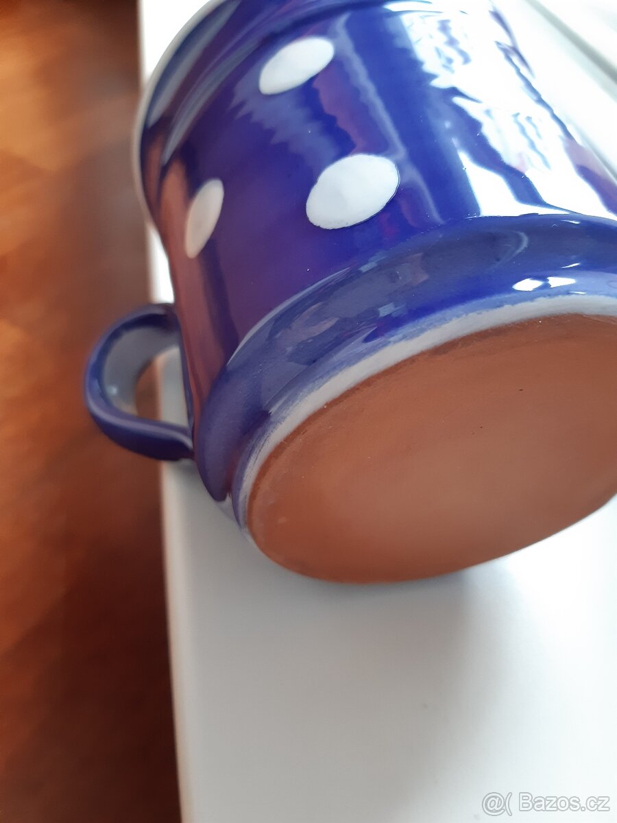 Krásný keramický hrnek s puntíky - 2