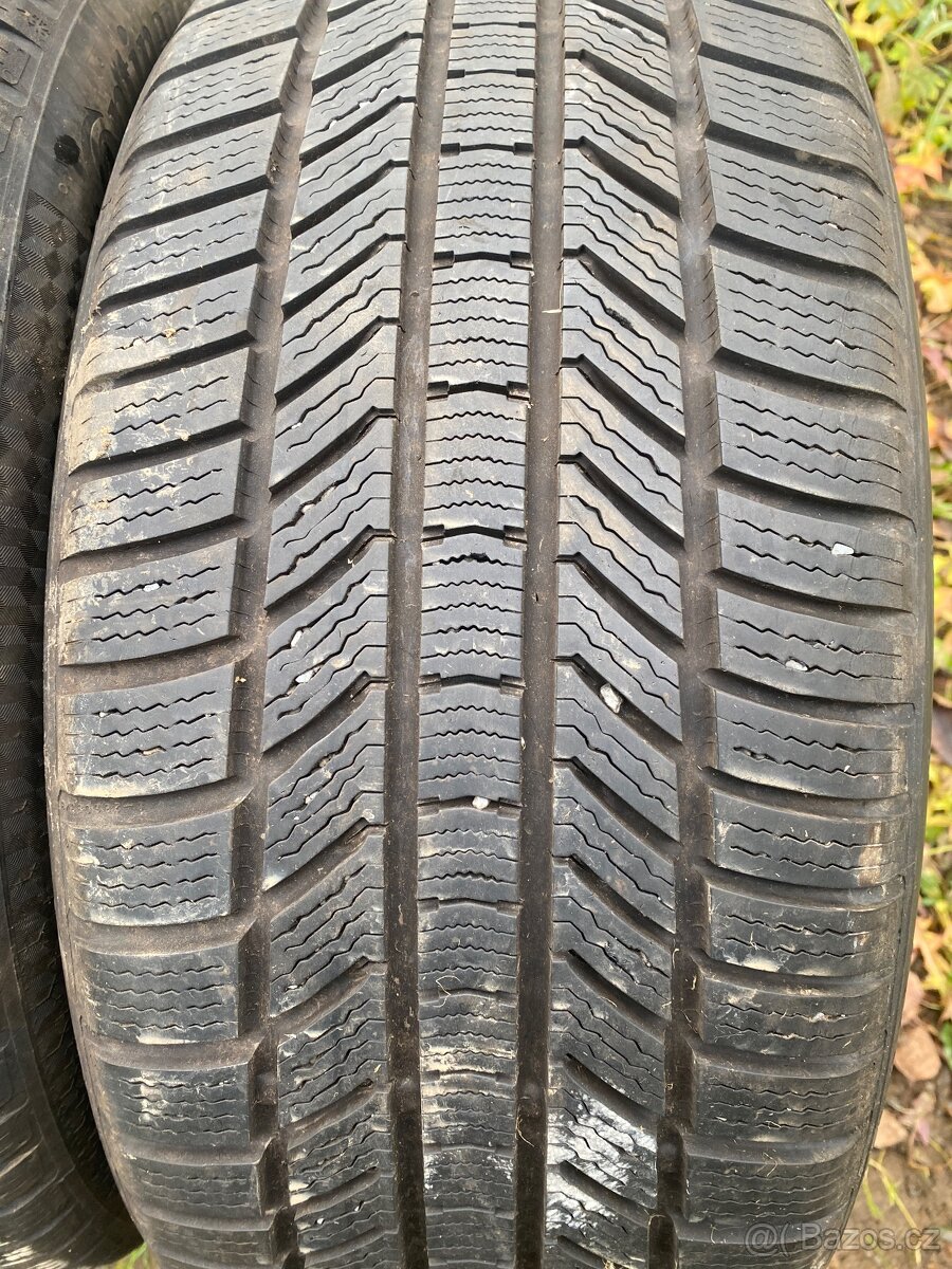 Zimní pneu 235/45/R18 Continentál 2ks - 2