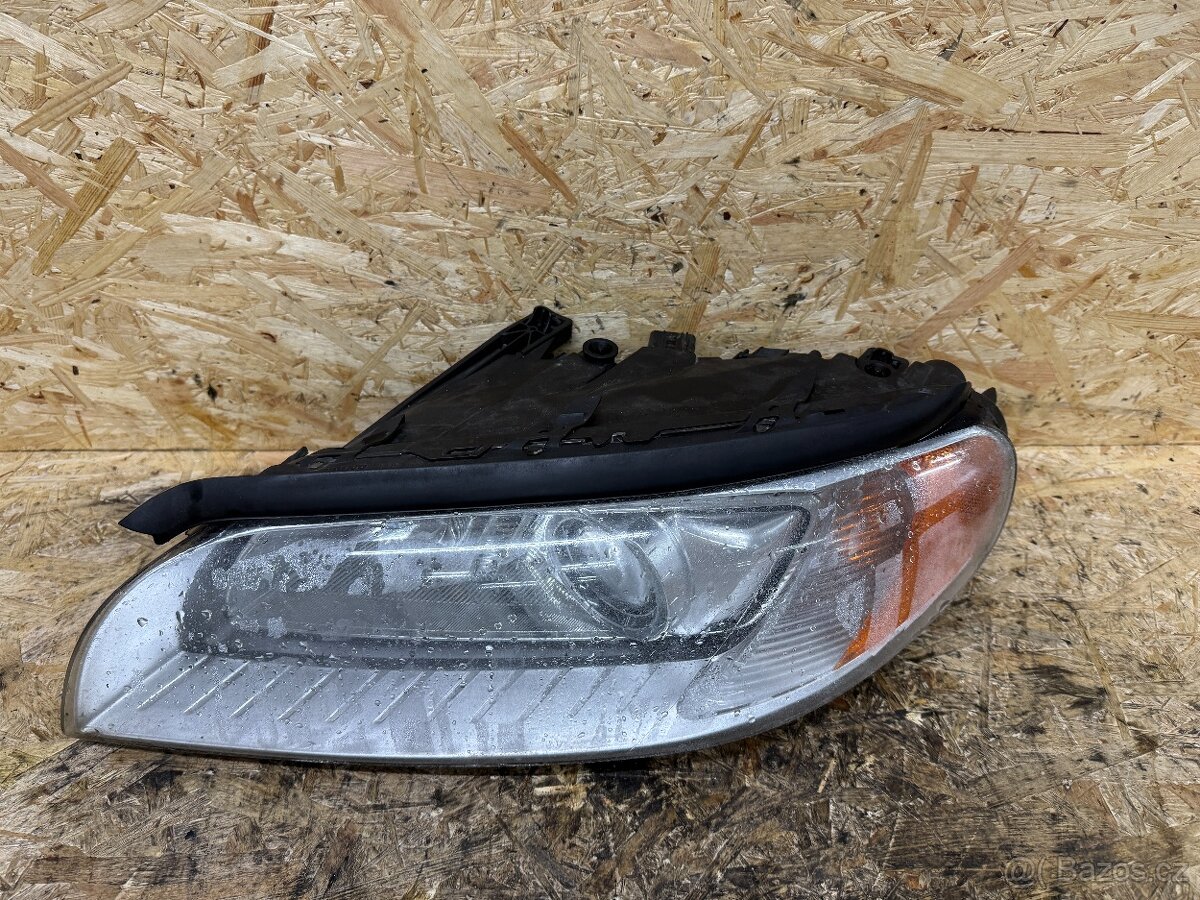 LEVÉ PŘEDNÍ XENONVÉ SVĚTLO VOLVO S80 II / S70 / XC70 - 2