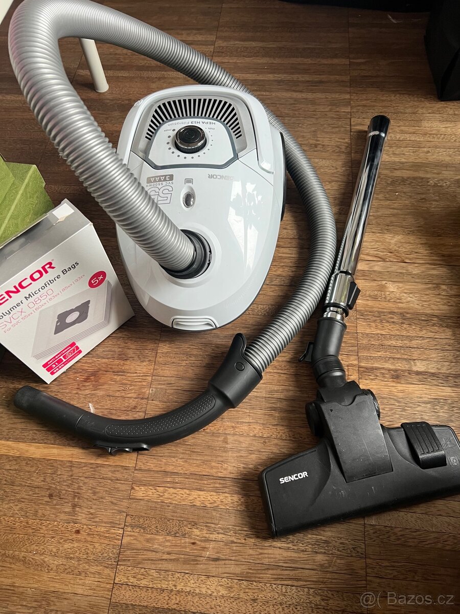 Sencor Vysavač - rok záruka. - 2
