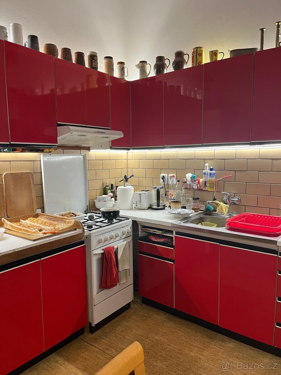 Kuchyňská linka červený lesk - 2