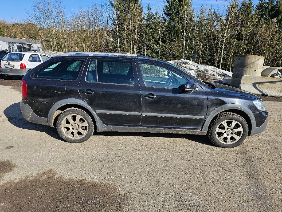 Škoda Octavia Scout 2,0TDI DSG - 2