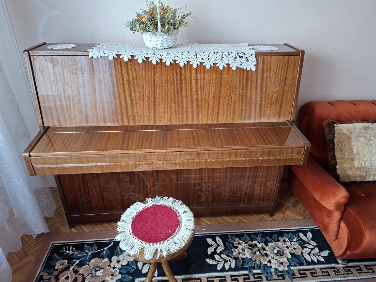 Predám klavir Weinbach - 2