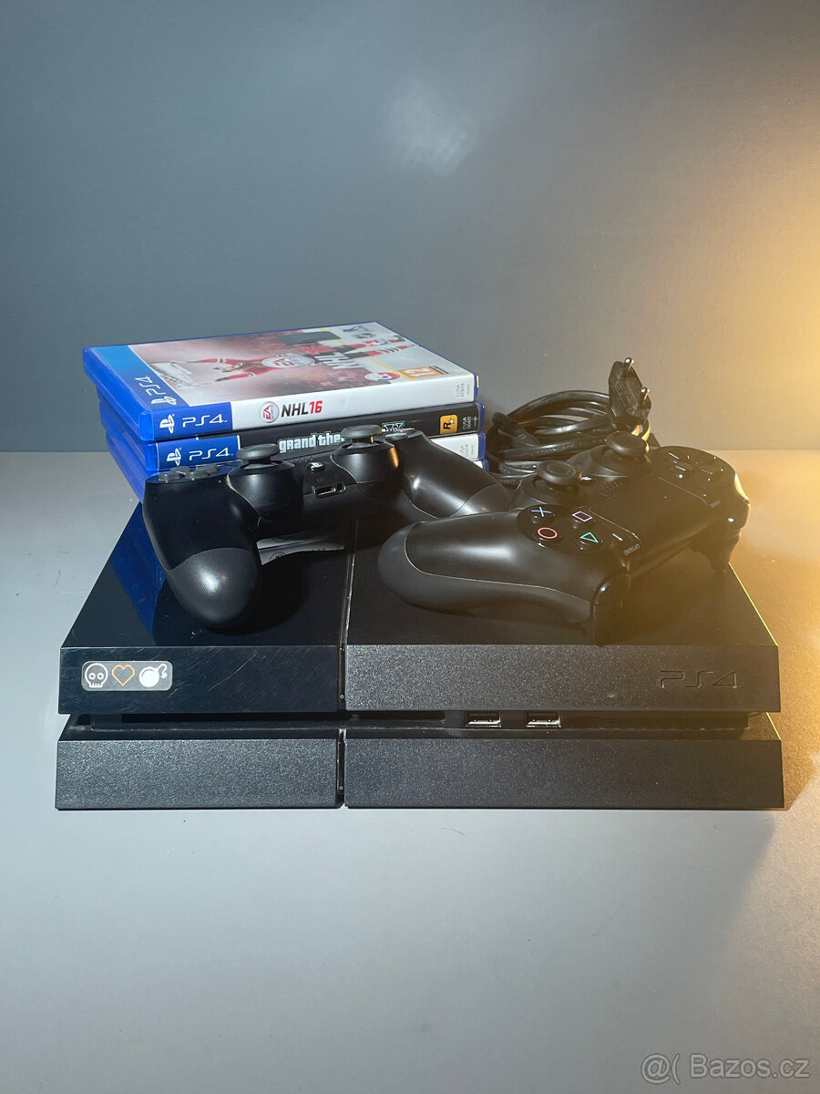 PS4 500GB + 2 ovladače + 4 hry - 2
