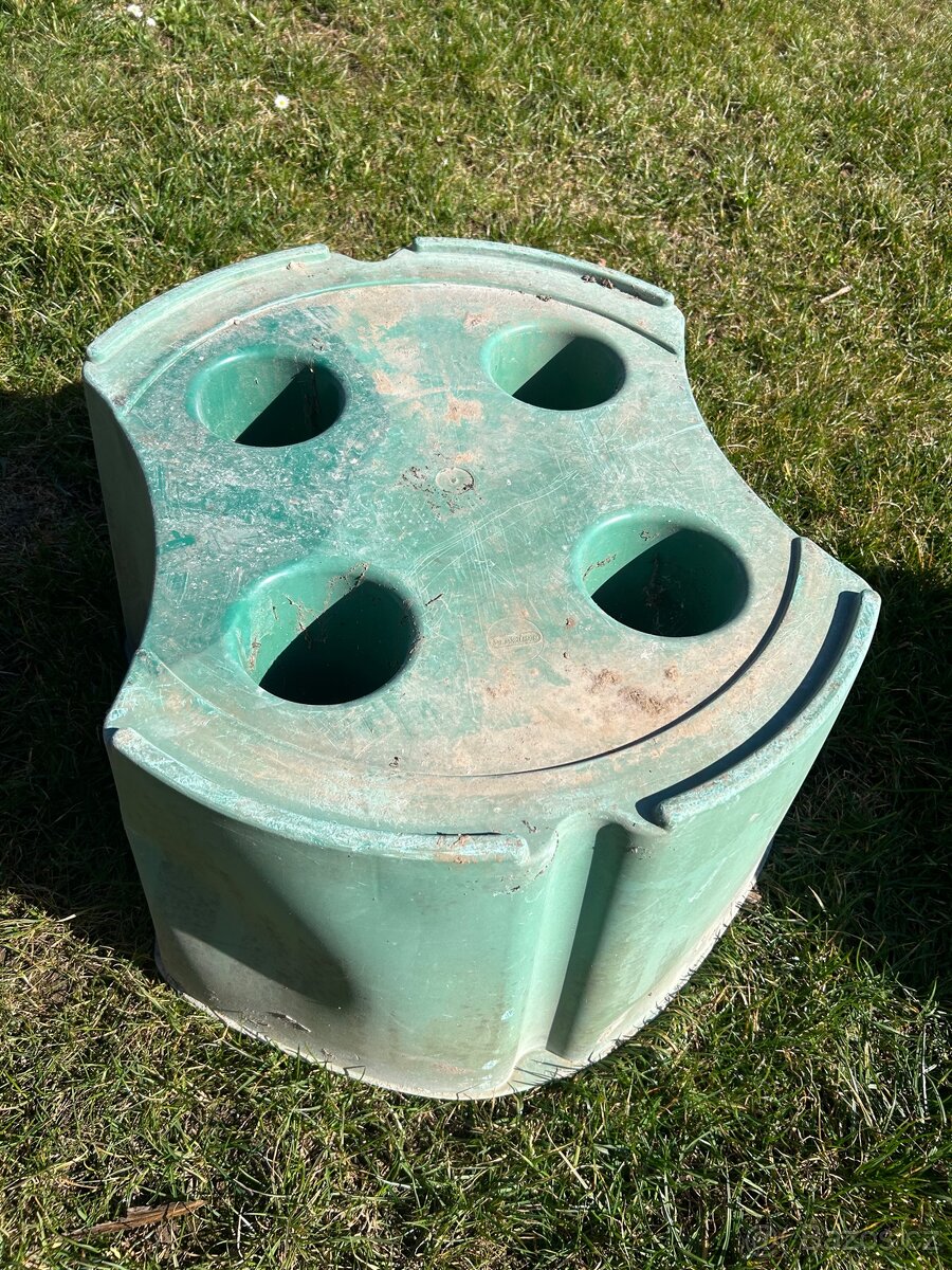 Podstavec pod sud 2 x - 2