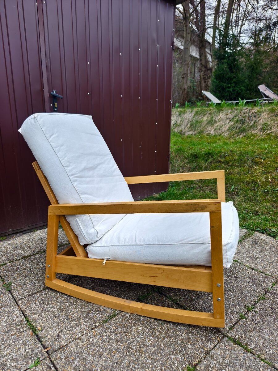 Houpací křeslo z masivu - 2