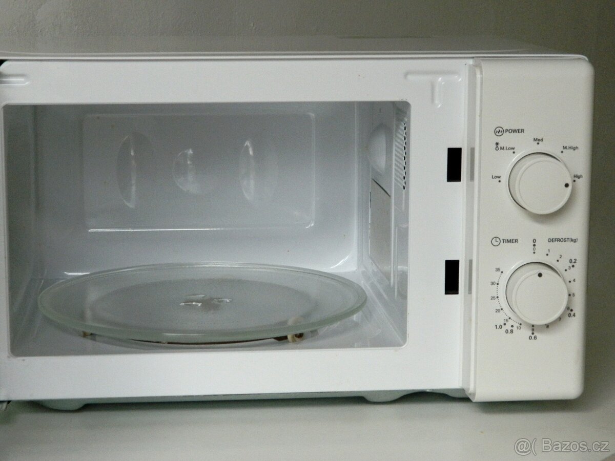 Mikrovlnka ECG - 700W - 2