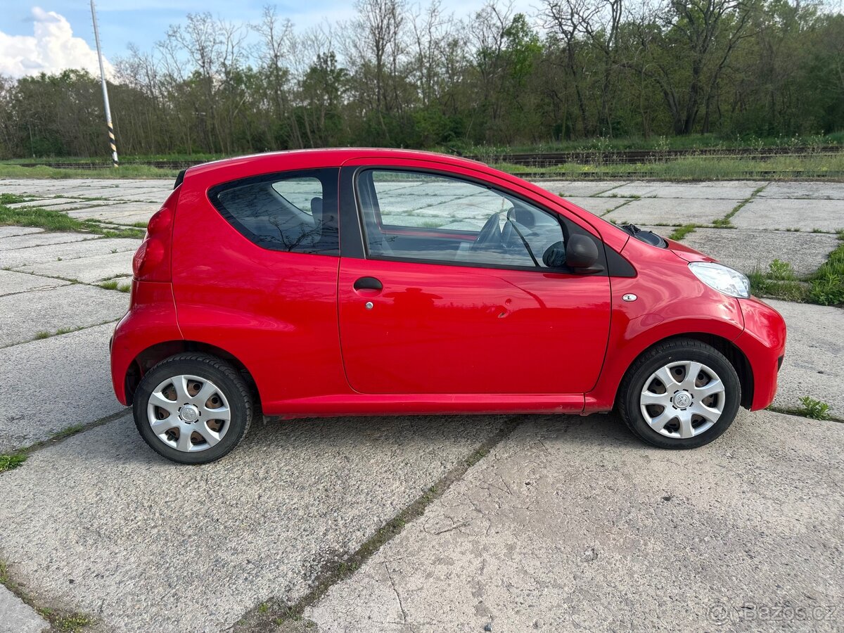 Peugeot 107 1.0i - 2