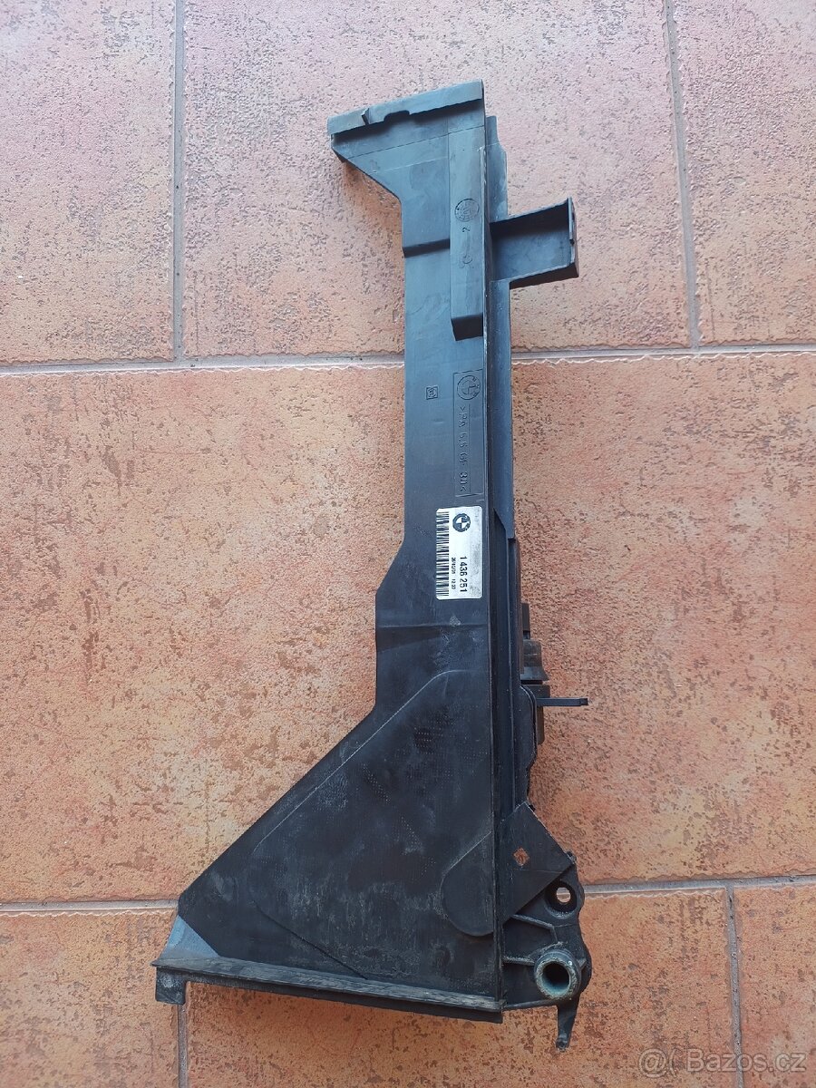 Držák vyrovnávací nádoby + termostat BMW E46 - 2