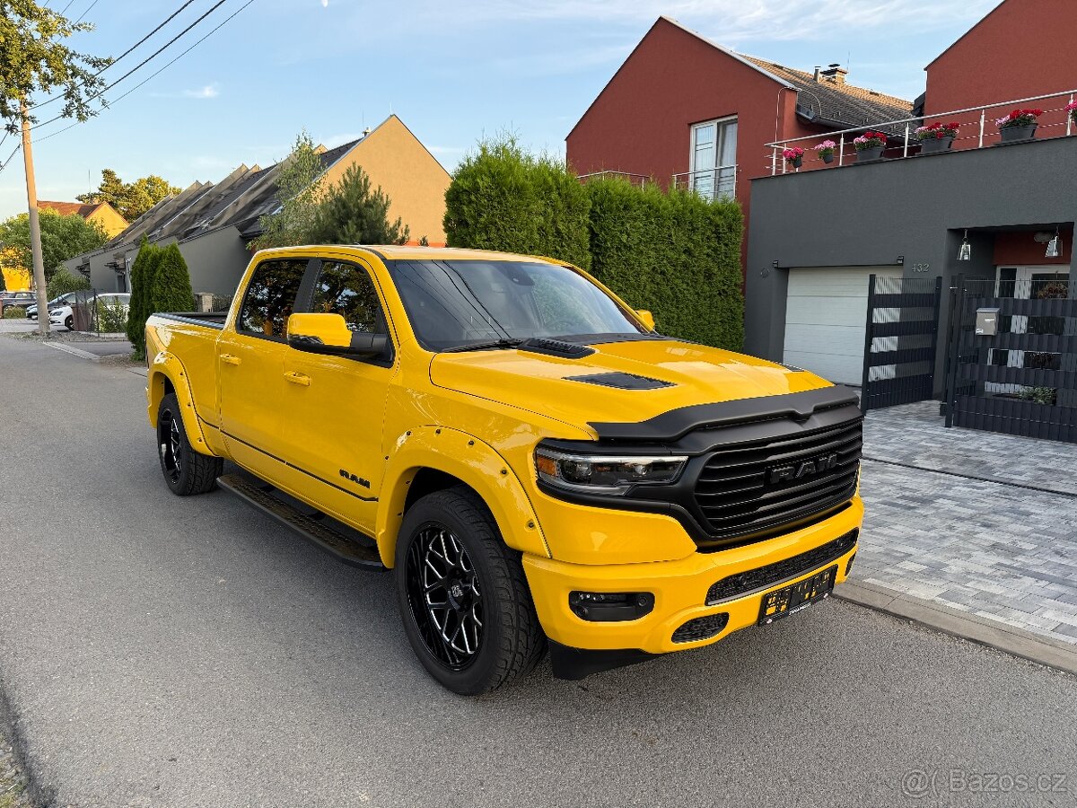DODGE RAM 1500 LONGBED YELLOW JACKET