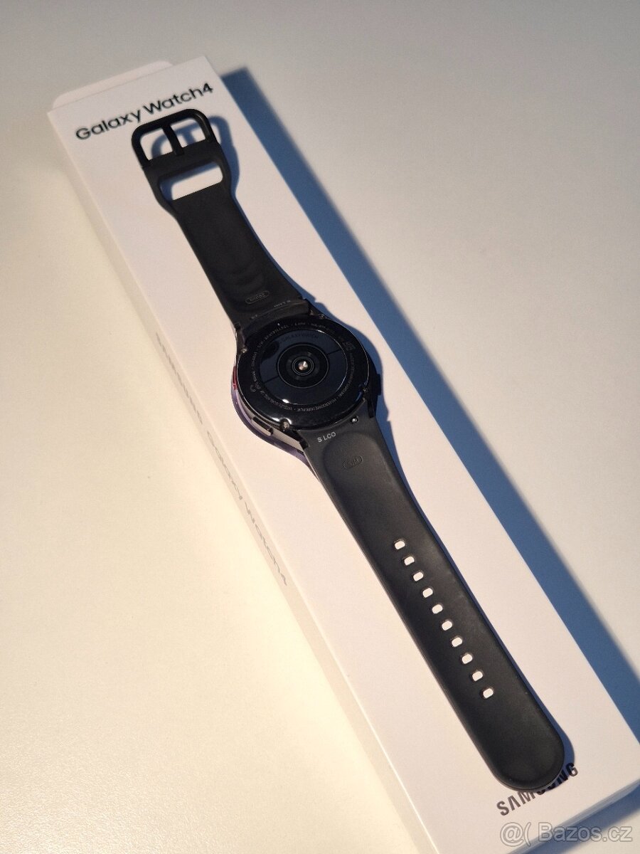 Samsung Galaxy Watch 4 - 40mm, černé, unisex - 2