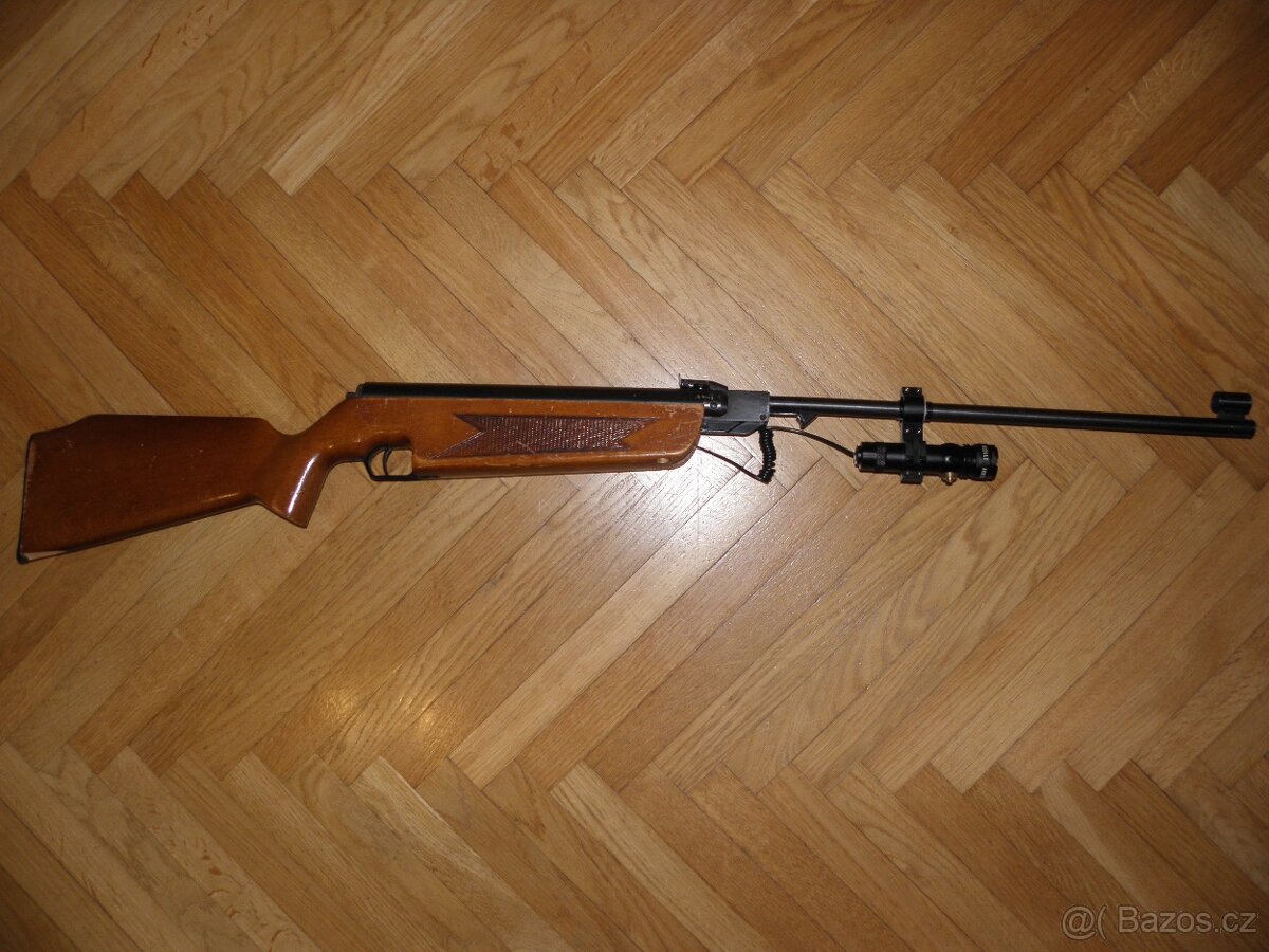 Slavia 631 rok 1987 s laserovým modulem - 2