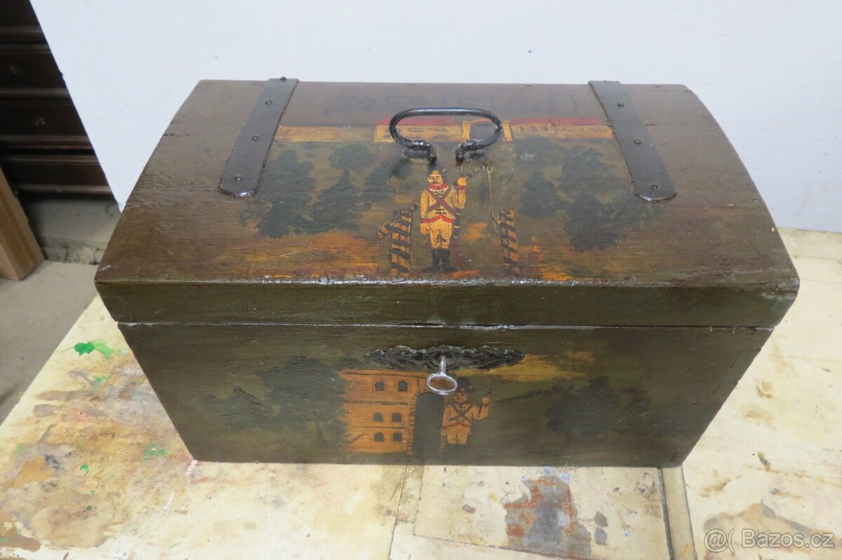 Stará vojenská bedna- po renovaci nově namalovaná - 2