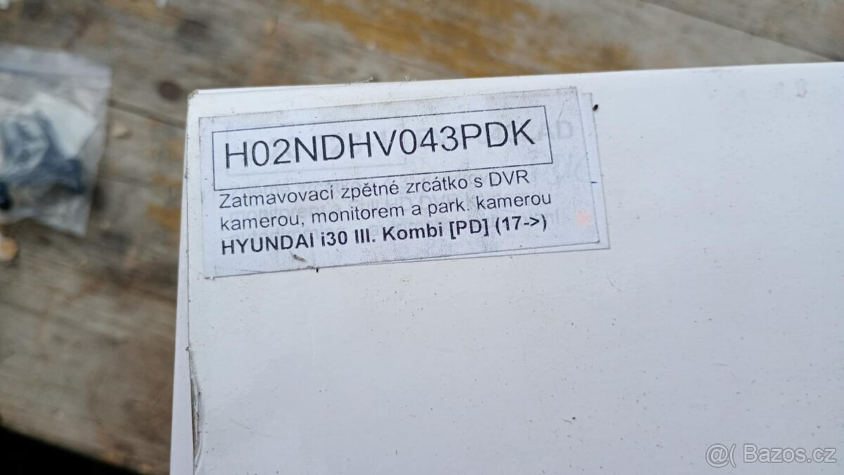 Zpětné zrcátko s přední i zadní kamerou Hyundai I30 - 2