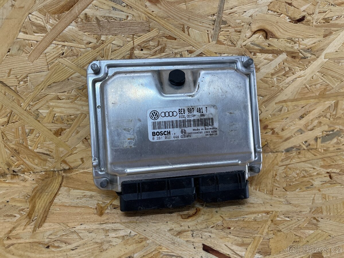ŘÍDICÍ JEDNOTKA MOTORU 2.5 TDI 8E0907401T - 2