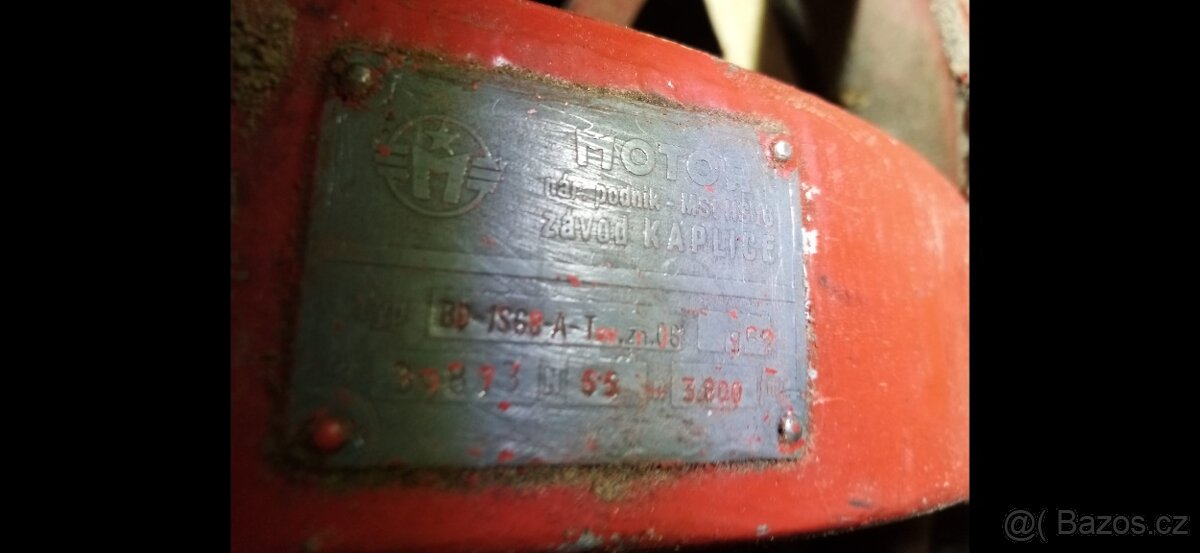 Malotraktor s vozíkem - 2