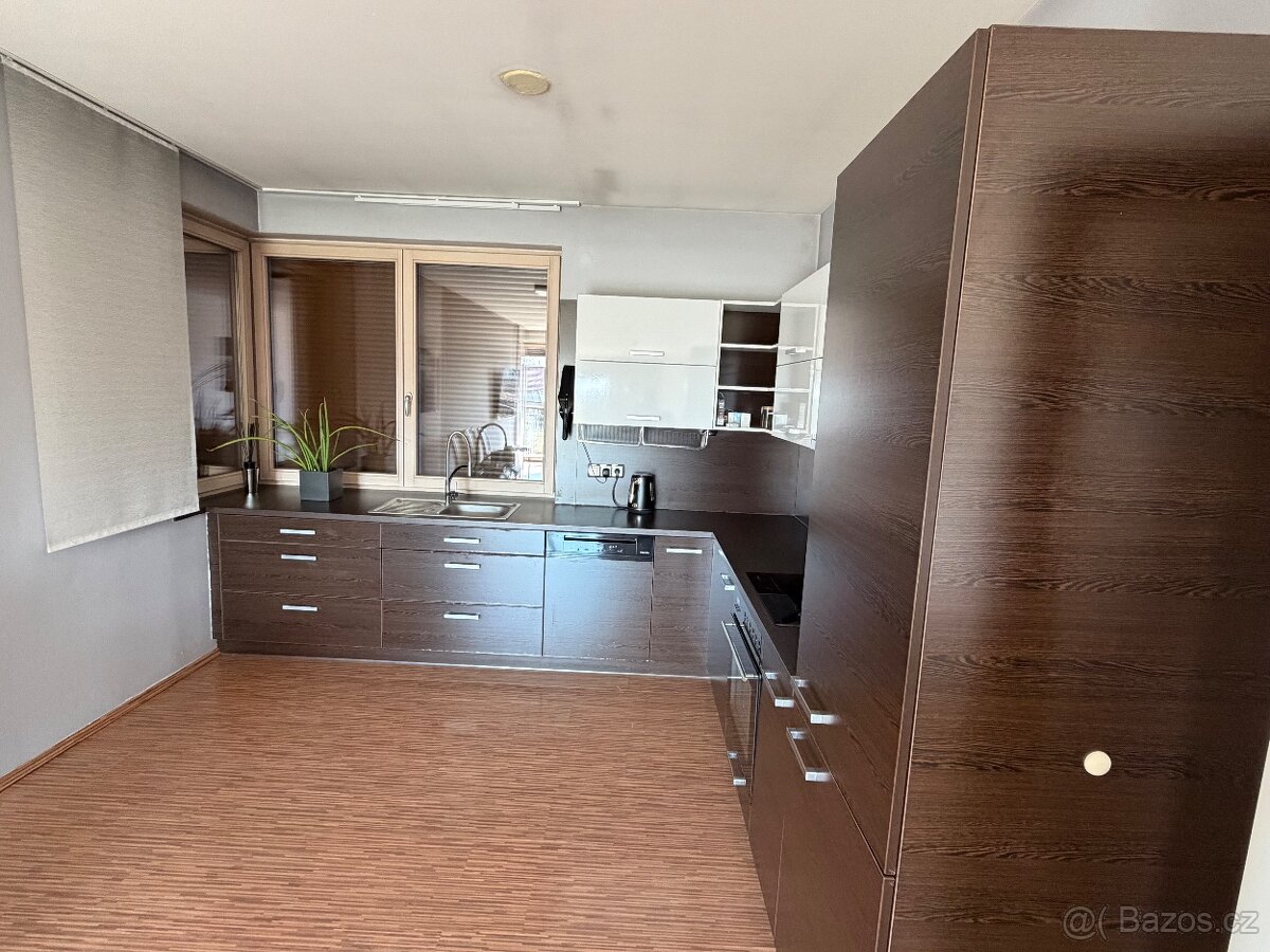 Kuchyňská linka vč. spotřebičů - 2