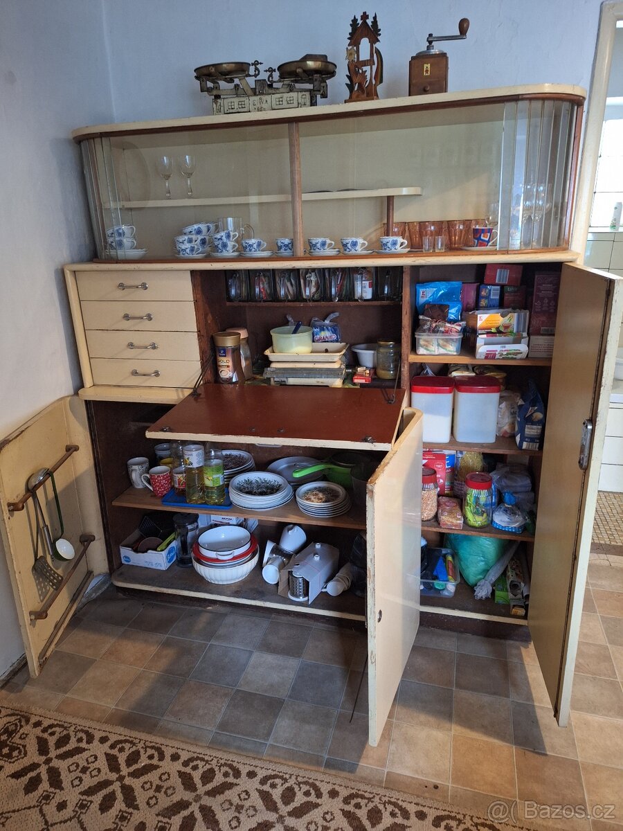 Retro kredenc - 2