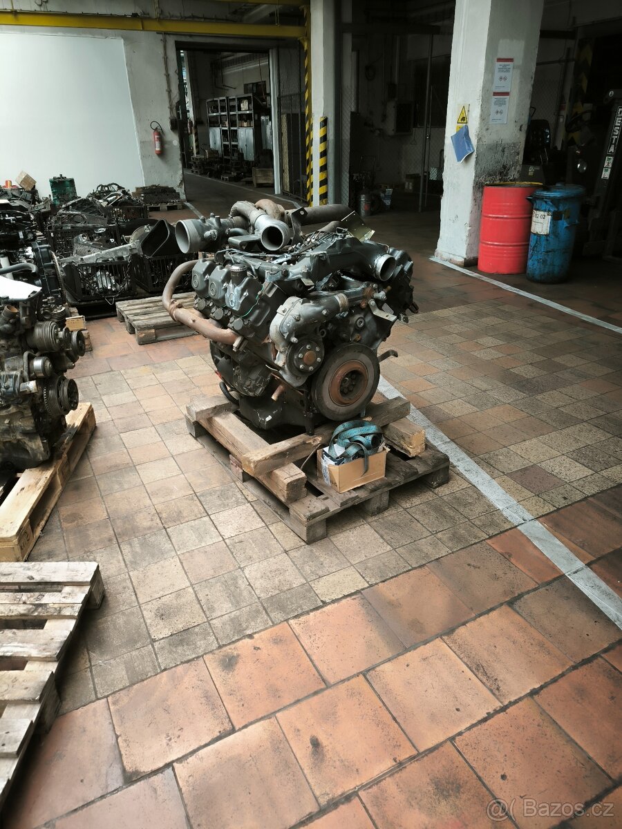 Prodám motor Mercedes OM 401LA - 2