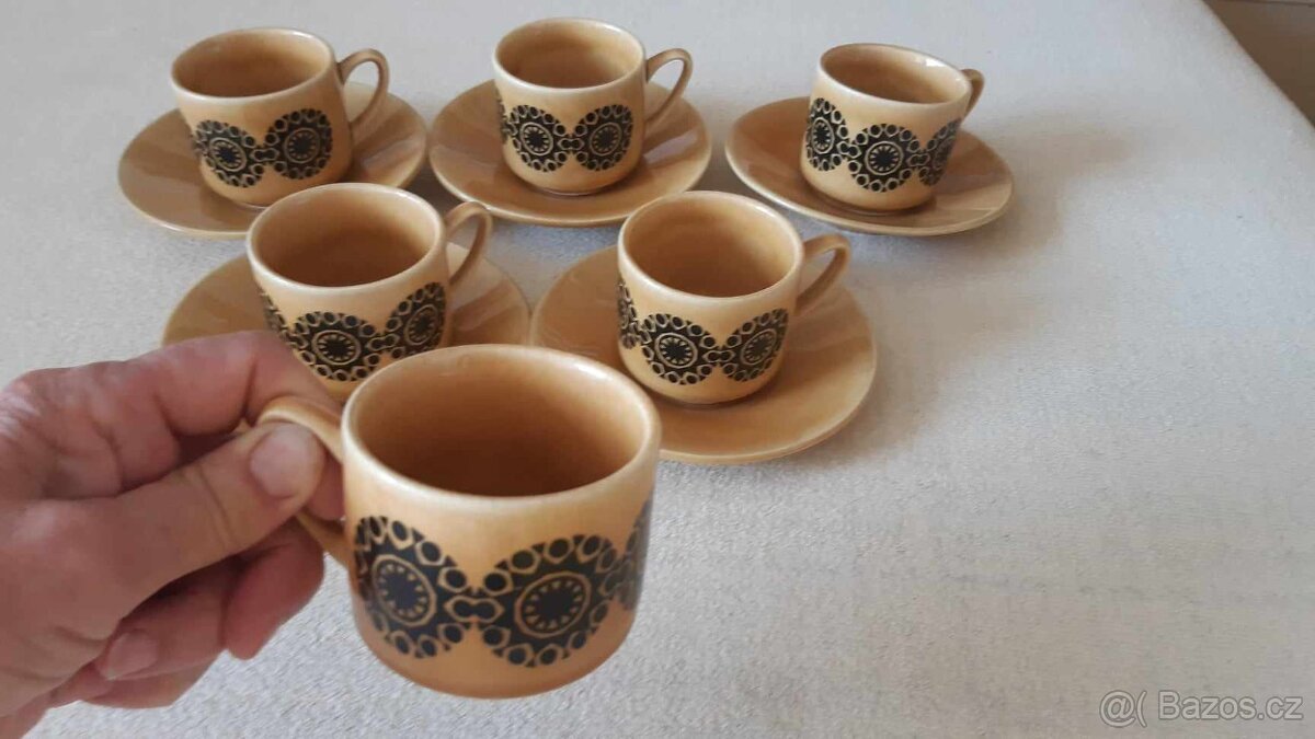 Sada starých hrnečků - 2
