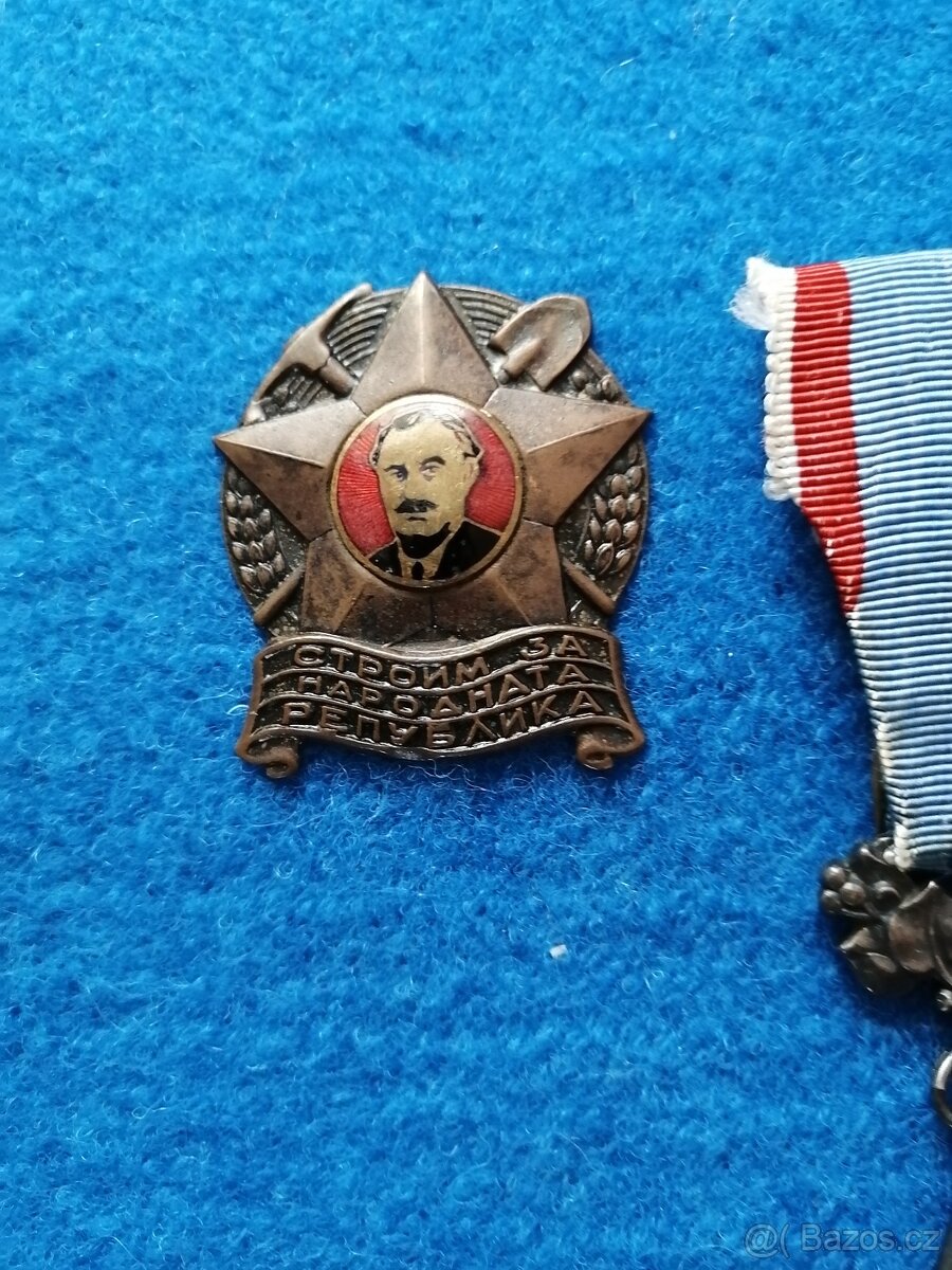řád Rudé hvězdy práce 1. vydání + odznak - 2