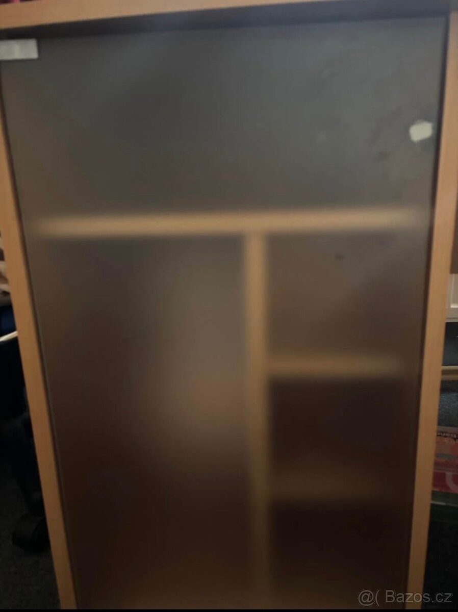 Prostorný psací stůl - 2