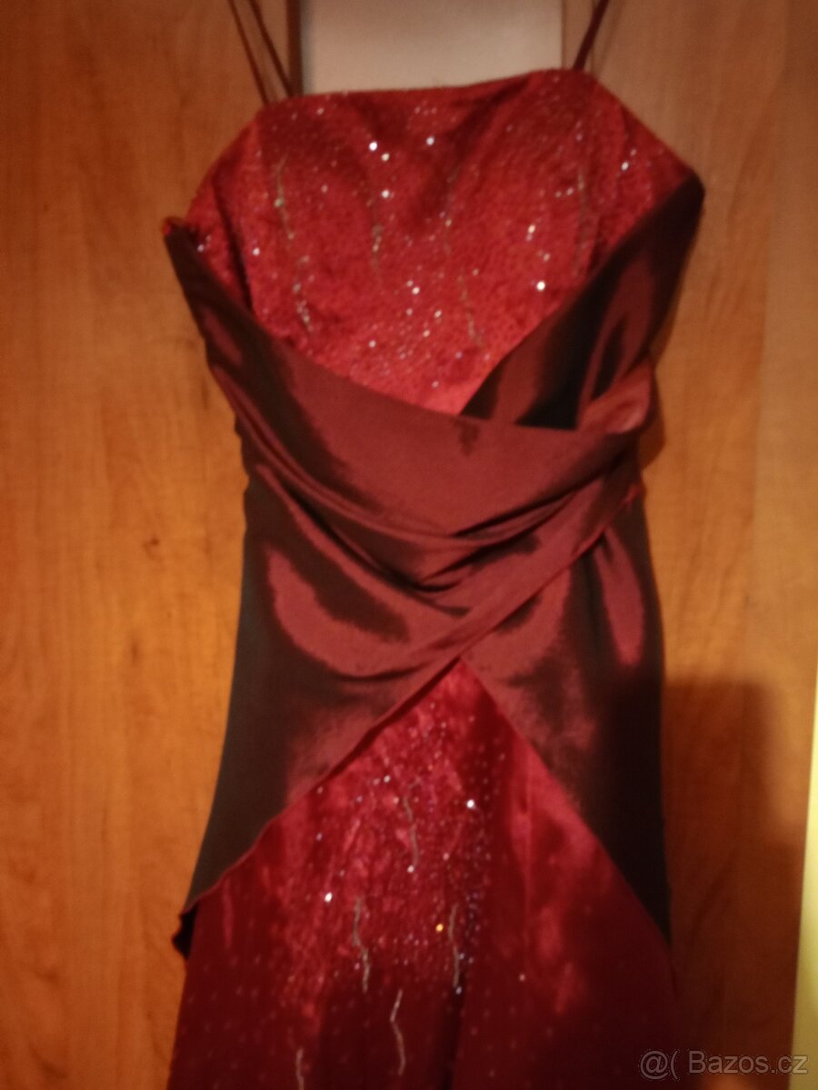 Prodám hezké plesové šaty - 2