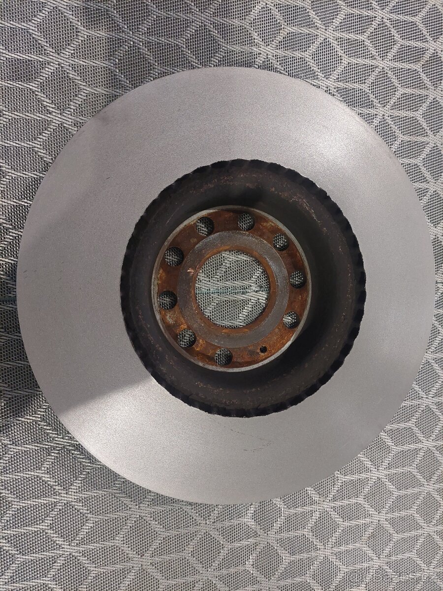 Brzdové kotouče Passat B8 - 2