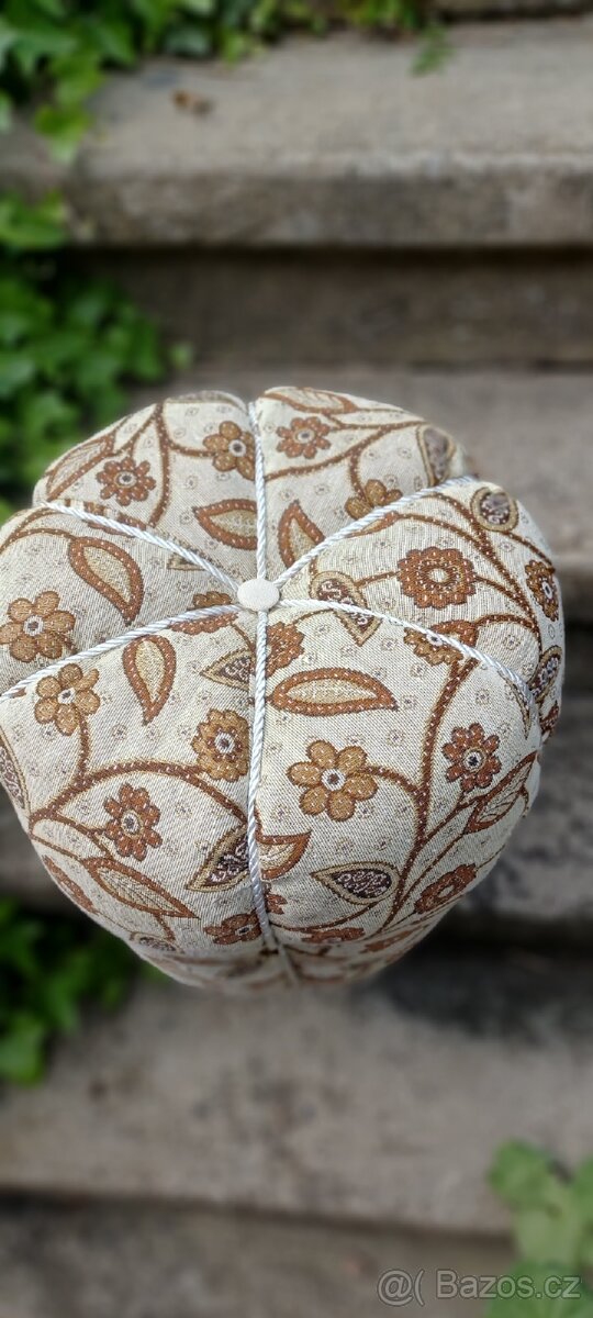 Taburet Halabala /cena vč.dopravy - 2