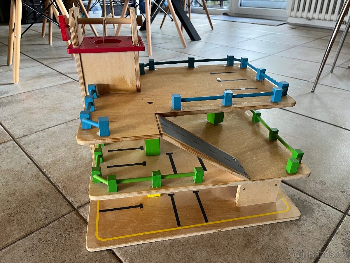 Třípatrová garáž - 2