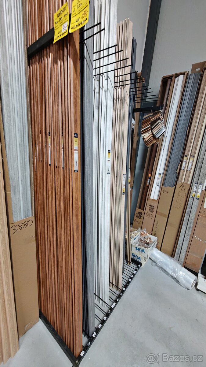 STOJAN NA SOKLOVÉ LIŠTY - 2