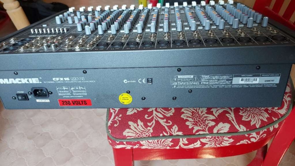 Mackie CFX 16 Mk 2 - 2