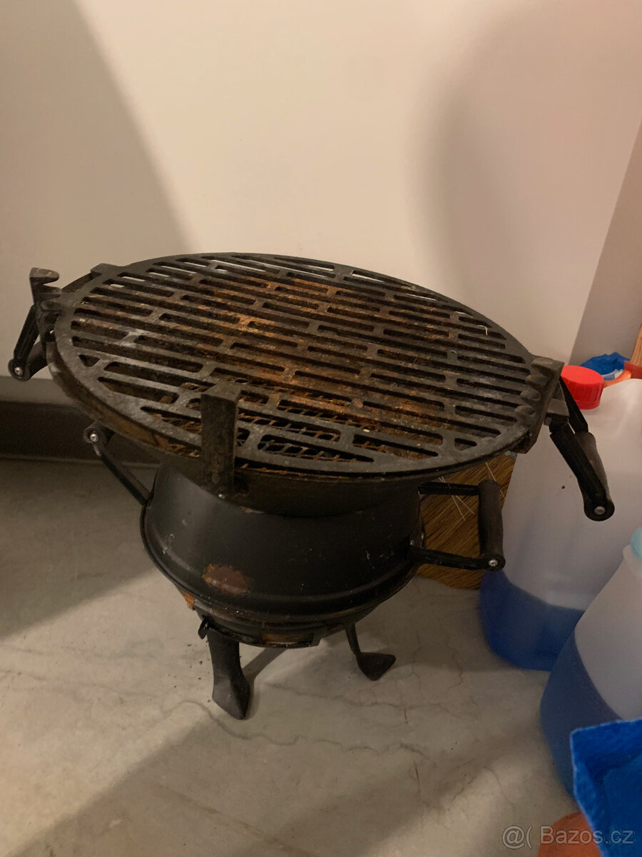 Litinový zahradní gril - 2