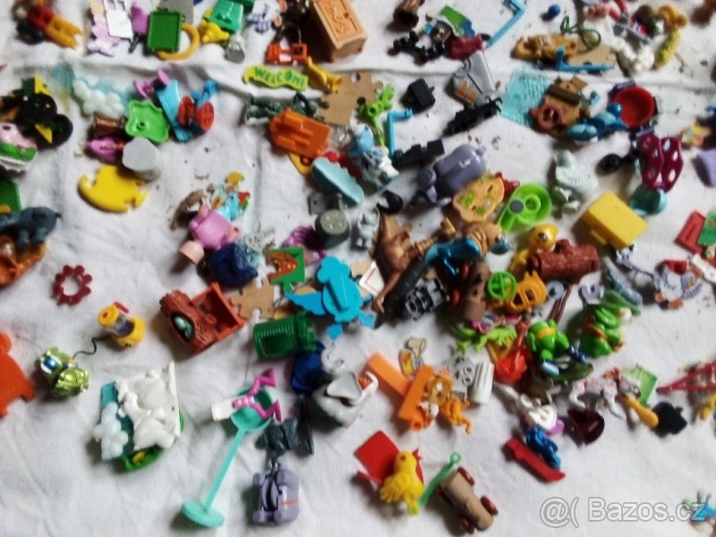 Hračky z Kinder vejce - především 90 léta - 2