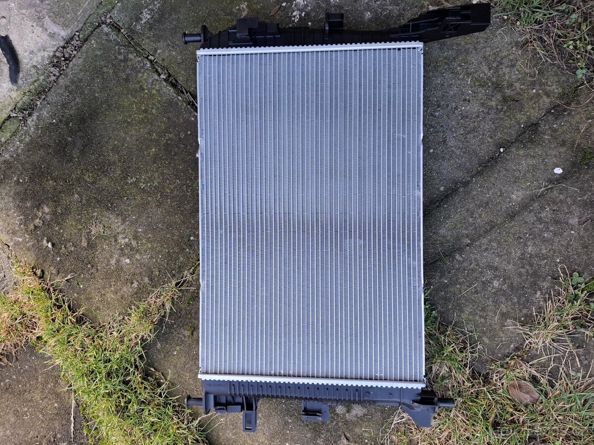 Nový chladič vody orig. Ford 1.0 Ecoboost OE 1830145 - 2