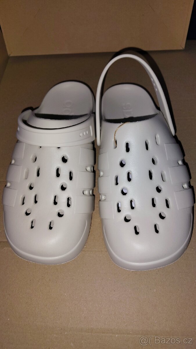 Pantofle Adidas 42/ spíš 41 - 2