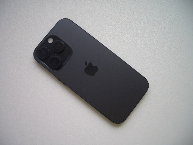 APPLE IPHONE 16 pro BLACK - 2