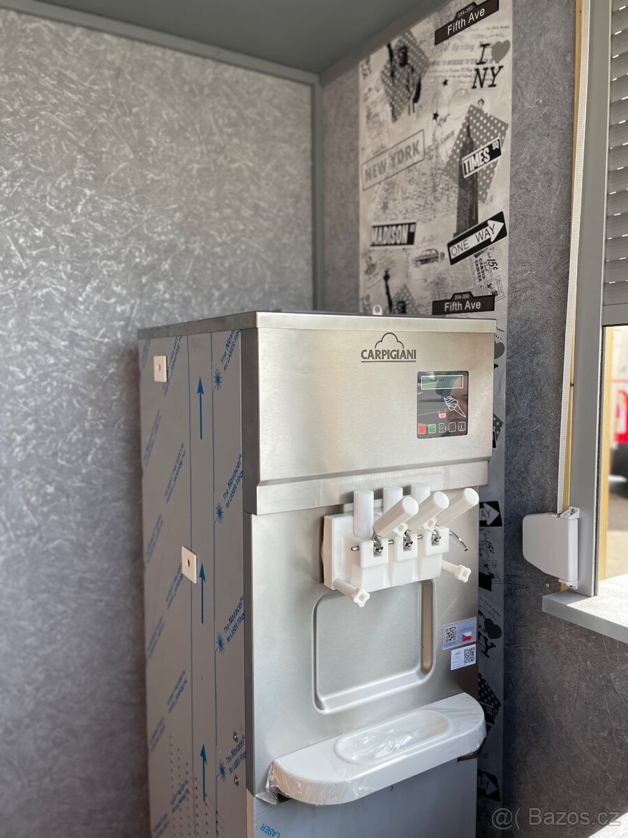 Zmrzlinový stroj Carpigiani - 2