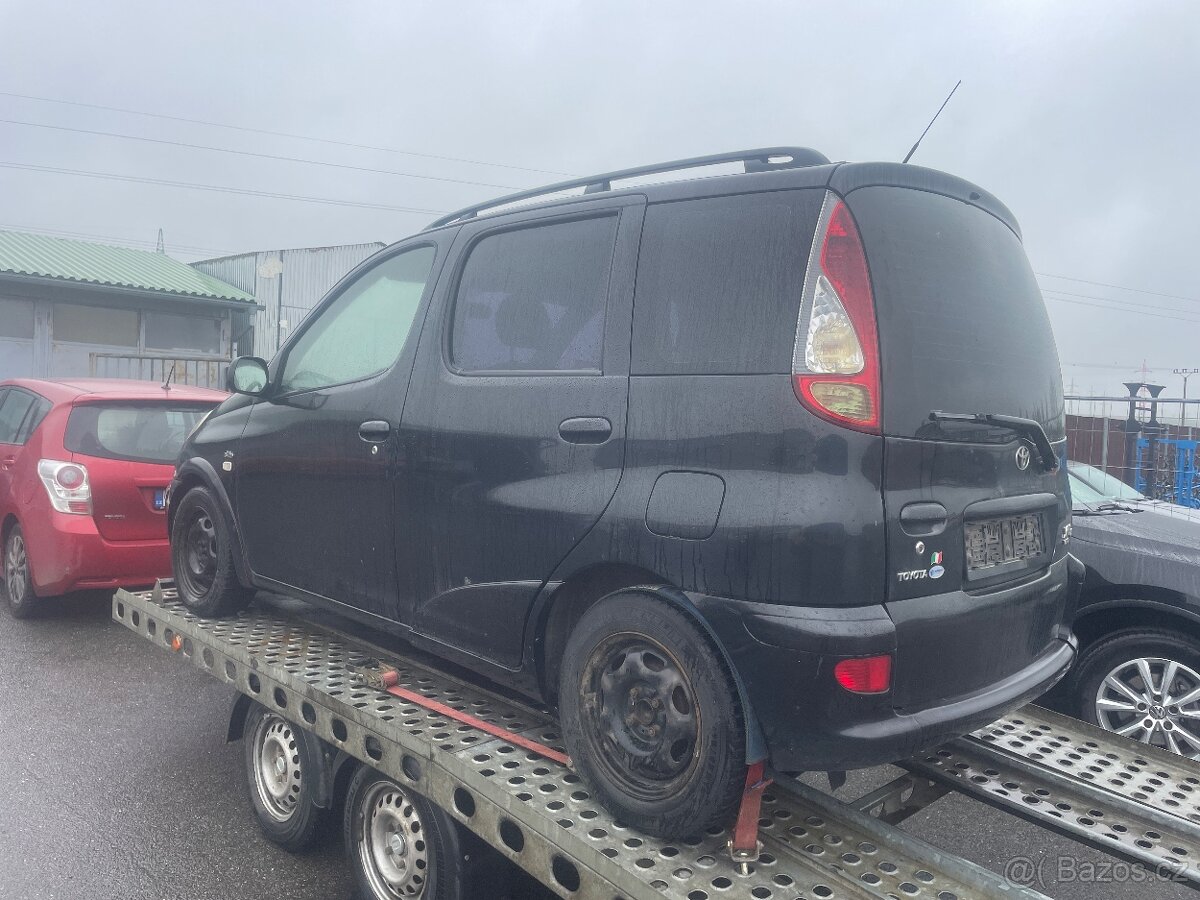 Toyota Yaris Verso 2003--facelift-1.4 D-55kw - 2