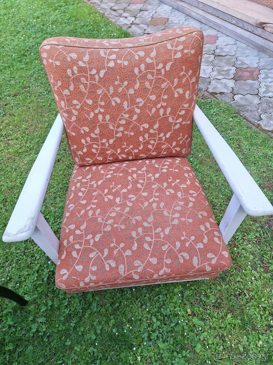Křesla Thonet Mimoň a stolek - 2