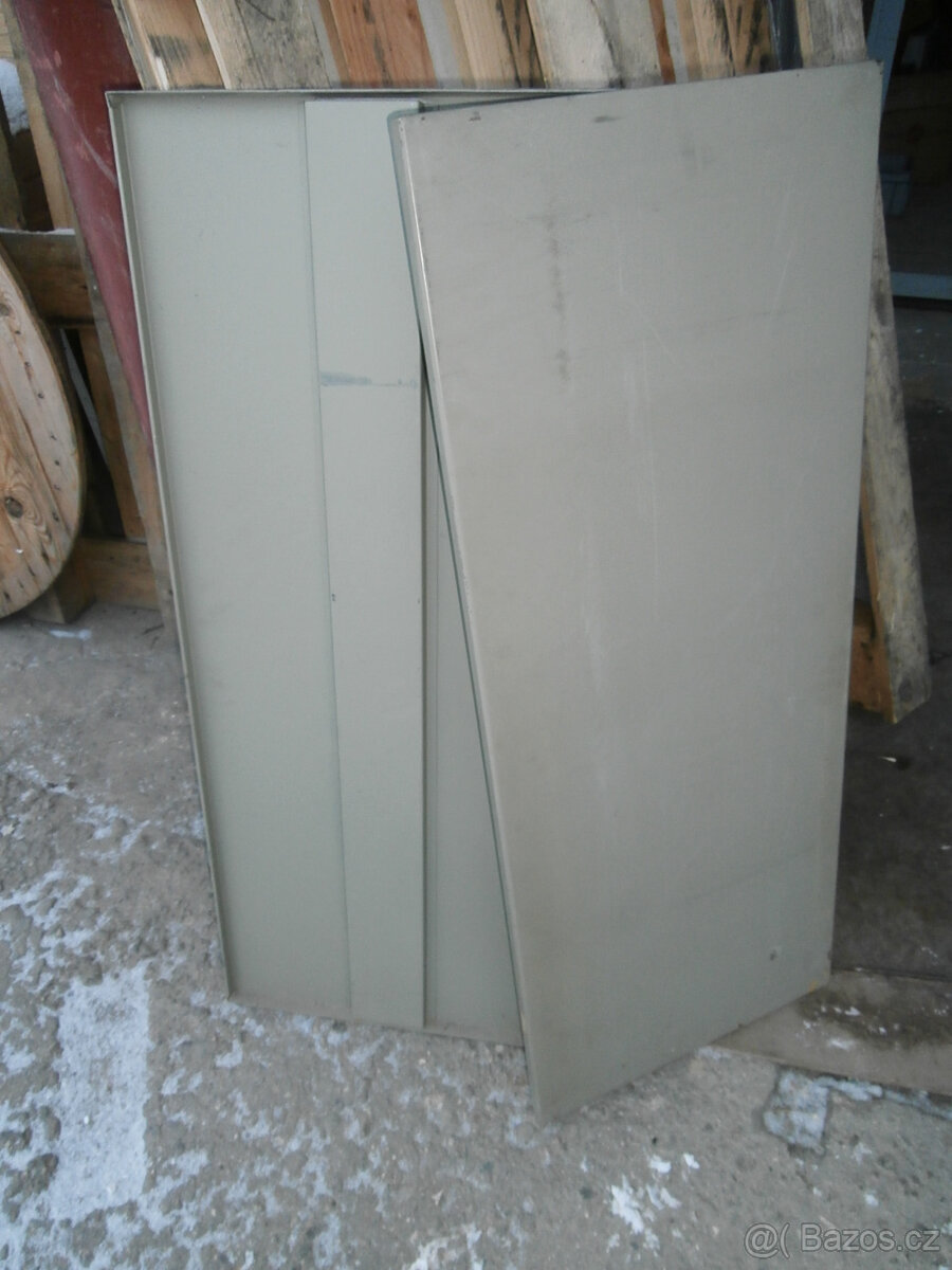 Trezor KOVONA novější typ - náhradní vnitřní police 600 kč - 2