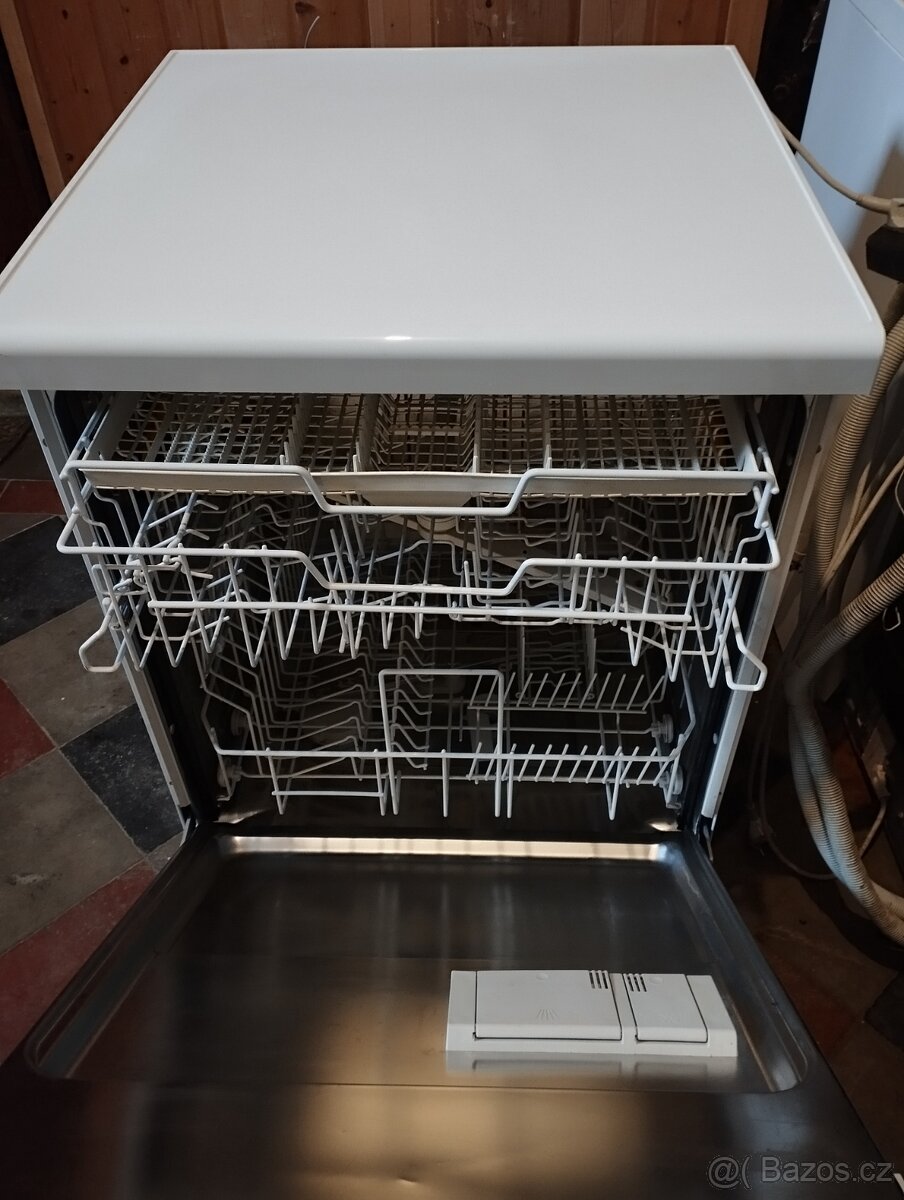 Myčka Miele-volně stojící - 2