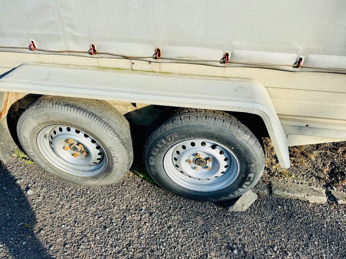 Přívěsný vozík brzděný - 2