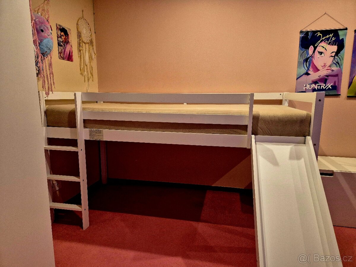 Postel se skluzavkou - 2