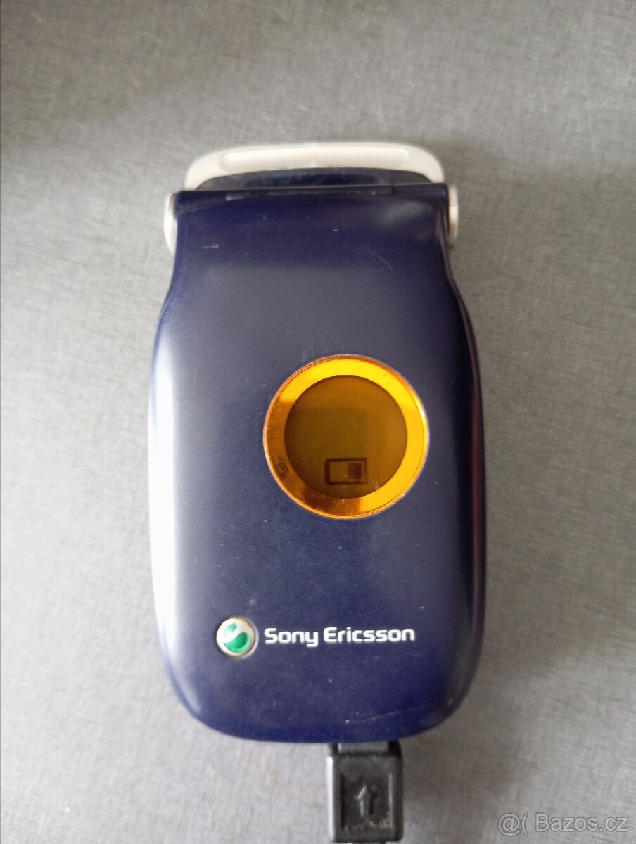 Sony Ericsson Z200 - 2