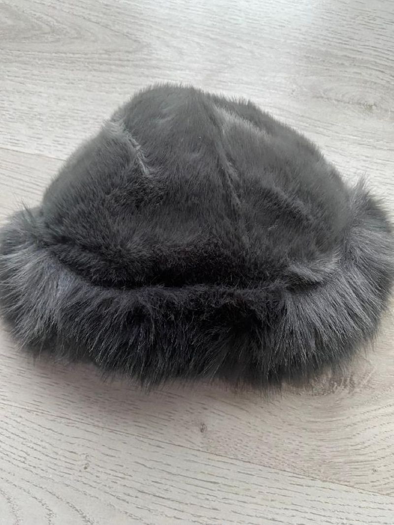 Krásná nová čepice velikost UNI - 2