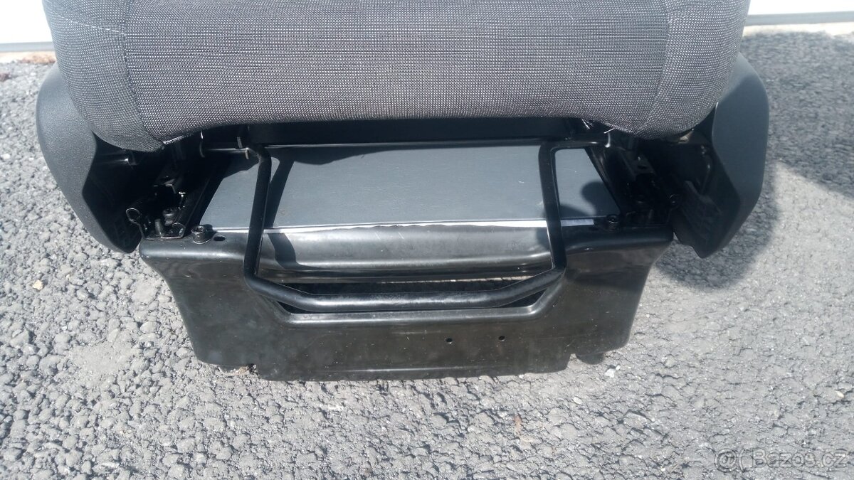 sedačka spolujezdce přední Ford Transit MK8 - 2