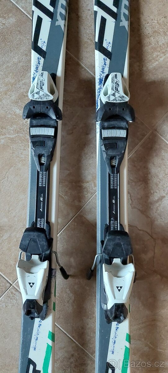 prodám sjezdové lyže - 2